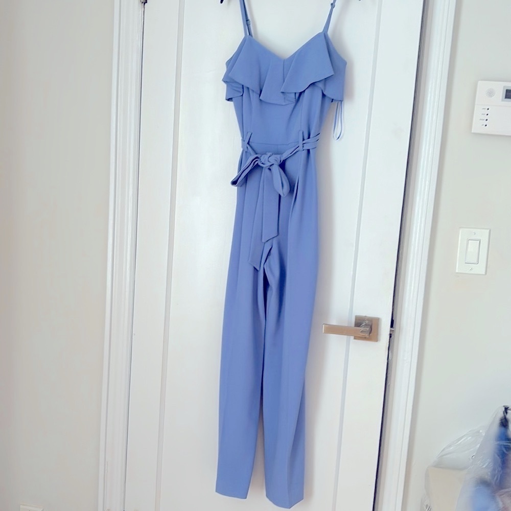 Beautiful light sky blue jumpsuit. Great for a night out and parties.